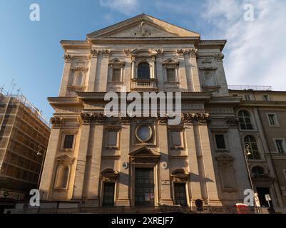La chiesa di San Carlo ai Catinari è un luogo di culto cattolico, situato in Piazza Benedetto Cairoli, nel quartiere di Sant'Eustachio, Roma, Italia Foto Stock