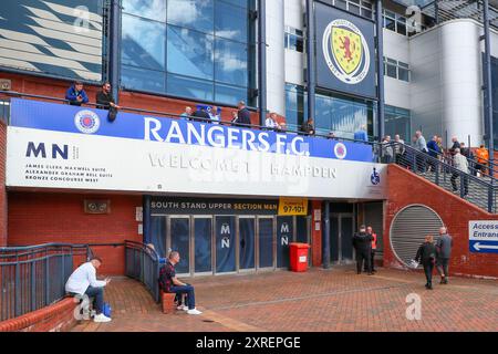 Glasgow, Regno Unito. 10 agosto 2024. I Rangers giocano al Motherwell all'Hampden Stadium, lo Scottish National Stadium, Glasgow, nella prima partita casalinga dei Rangers nella Scottish Premiership. Lo stadio di calcio dei Rangers, l'Ibrox Park, è attualmente in fase di ristrutturazione e fino al completamento dei lavori, utilizzeranno Hampden come stadio di calcio di casa. Crediti: Findlay/Alamy Live News Foto Stock