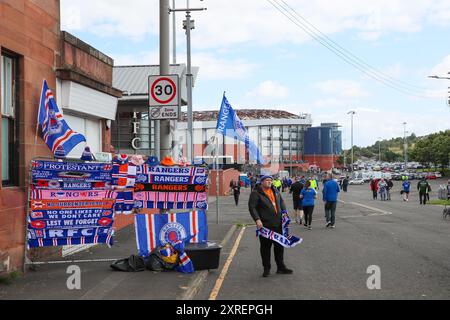 Glasgow, Regno Unito. 10 agosto 2024. I Rangers giocano al Motherwell all'Hampden Stadium, lo Scottish National Stadium, Glasgow, nella prima partita casalinga dei Rangers nella Scottish Premiership. Lo stadio di calcio dei Rangers, l'Ibrox Park, è attualmente in fase di ristrutturazione e fino al completamento dei lavori, utilizzeranno Hampden come stadio di calcio di casa. Crediti: Findlay/Alamy Live News Foto Stock