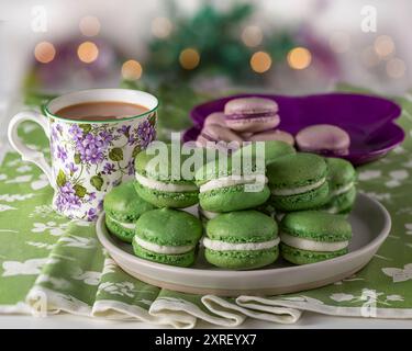 Bridgerton ha ispirato il tè pomeridiano con macaron Foto Stock