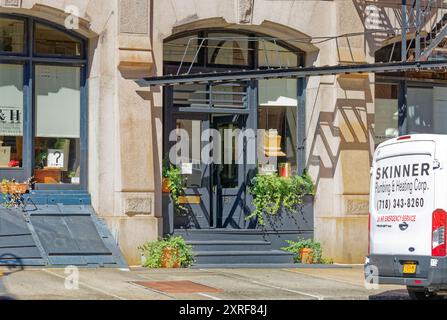 Dettaglio: 47 Hudson Street, Tribeca West Historic District, fabbrica di mattoni e pietre/magazzino/edificio per uffici convertito in residenziale. Foto Stock