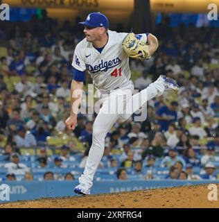Los Angeles, Stati Uniti. 09 agosto 2024. Il lanciatore dei Los Angeles Dodgers Daniel Hudson consegna contro i Pittsburgh Pirates nel nono inning al Dodger Stadium di Los Angeles venerdì 9 agosto 2024. Foto di Jim Ruymen/UPI credito: UPI/Alamy Live News Foto Stock