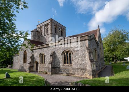 St Mary's Chuch nel villaggio di Kingsclere, Hampshire, Inghilterra, Regno Unito Foto Stock