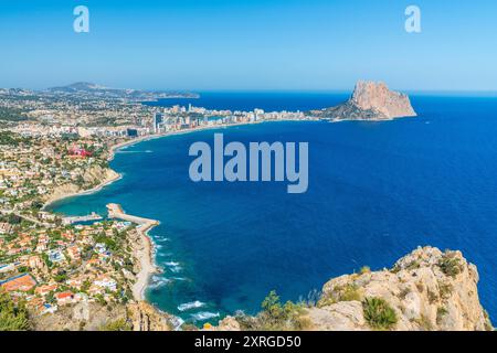 CALP visto da Mirador Morro de Toix, Comunidad Valenciana, distretto di Alicante, Costa Blanca, Spagna Foto Stock