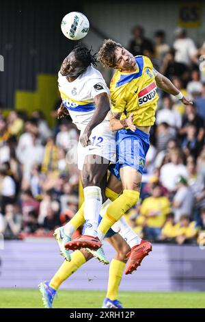 Westerlo, Belgio. 10 agosto 2024. David Promise dell'Union e Roman Neustadter di Westerlo in azione durante una partita di calcio tra KVC Westerlo e Royale Union Saint-Gilloise, sabato 10 agosto 2024 a Westerlo, il giorno 3 della stagione 2024-2025 della prima divisione del campionato belga della 'Jupiler Pro League'. BELGA PHOTO TOM GOYVAERTS credito: Belga News Agency/Alamy Live News Foto Stock