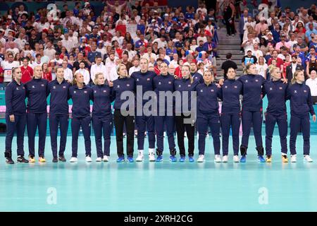 Lille, Francia. 10 agosto 2024. I giocatori di Norvegia reagiscono prima della medaglia d'oro femminile di pallamano tra Norvegia e Francia ai Giochi Olimpici di Parigi 2024 a Lille, Francia, il 10 agosto 2024. Crediti: Meng Dingbo/Xinhua/Alamy Live News Foto Stock