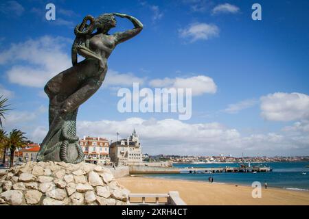 Cascais, Portogallo. Statua di una sirena sul lungomare di Cascais. 22 marzo 2017 Foto Stock