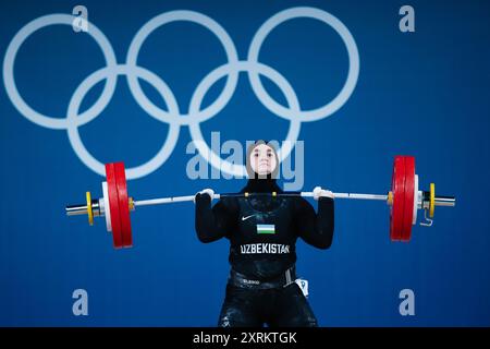 PARIGI, FRANCIA. 11 agosto 2024. Tursinoy Jabborova del Team Uzbekistan partecipa all'evento di sollevamento pesi femminile +81kg il sedicesimo giorno dei Giochi Olimpici di Parigi 2024 alla South Paris Arena, Parigi, Francia. Crediti: Craig Mercer/Alamy Live News Foto Stock
