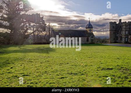 Croft Castle è una casa di campagna nel villaggio di Croft, Herefordshire, Inghilterra. Di proprietà della famiglia Croft dal 1085, il castello e la tenuta passarono Foto Stock