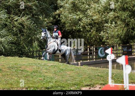 Andrew Heffernan dei Paesi Bassi con Gideon II durante il crosscountry CCI4*S al Five Star International Hartpury Horse Trials del 10 agosto 2024, Hartpury, Regno Unito (foto di Maxime David - MXIMD Pictures) Foto Stock