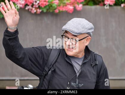 STOCCOLMA, SVEZIA - 18 LUGLIO 2024: Charlie Giordano fuori dal Grand Hotel Stockholm, in partenza per un concerto con la e Street Band. Foto Stock