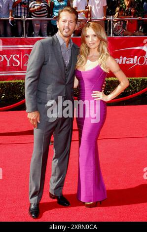 Mike Modano e Willa Ford al 2012 ESPY Awards tenutosi presso il Nokia Theater L.A. Vive a Los Angeles il 11 luglio 2012. Foto Stock