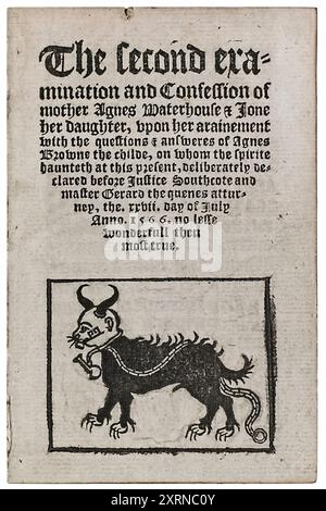 Il demone come appariva ad Agnes Brown come un cane nero con un volto come una scimmia, una coda corta, una catena e un fischio d'argento intorno al collo, e un paio di corna sulla sua testa come descritto durante il processo di Agnes Waterhouse (1503-1566) a Chelmsford nel 1566 per aver usato la stregoneria per causare malattie a William Fynne ed è stata una delle prime donne giustiziate per stregoneria in Inghilterra. Xilografia tratta da un opuscolo di "The examination and confession of certaine Wytches at Chensforde in the Countie of Essex before the Quenes Maiesties Judges the XXVI daye of July anno 1566" pubblicato nel 1566. Foto Stock