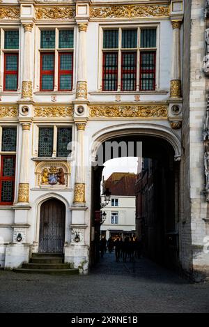 Edificio Liberty of Bruges del primo Rinascimento barocco e Blind Donkey Alley in Belgio. Foto Stock