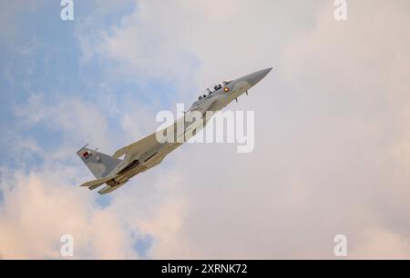 Boeing F-15QA Ababil durante l'esposizione con configurazione pulita presso il Royal International Air Tattoo 2024 Foto Stock