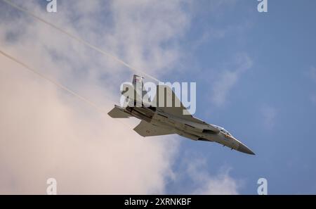 Boeing F-15QA Ababil durante l'esposizione con configurazione pulita presso il Royal International Air Tattoo 2024 Foto Stock