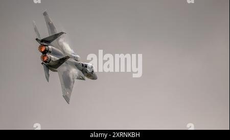 Boeing F-15QA Ababil durante l'esposizione con configurazione pulita presso il Royal International Air Tattoo 2024 Foto Stock