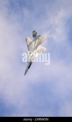 Boeing F-15QA Ababil durante l'esposizione con configurazione pulita presso il Royal International Air Tattoo 2024 Foto Stock