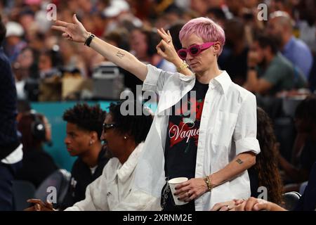 Parigi, Francia. 11 agosto 2024. Julien Mattia/le Pictorium - pallone da basket 5x5 - finale - Francia-USA - Parigi 2024 - 11/08/2024 - Francia/Senna Saint Denis/Parigi - Megan Rapinoe (USA) alla finale di pallacanestro Francia-USA dei Giochi Olimpici di Parigi 2024, all'Arena Bercy, 10 agosto 2024. Crediti: LE PICTORIUM/Alamy Live News Foto Stock