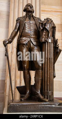 Statua di George Washington all'interno della rotonda del campidoglio degli Stati Uniti a Washington DC Foto Stock