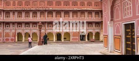 Panorama di Chandra Mahal la costruzione presso il palazzo della città a Jaipur, India Foto Stock