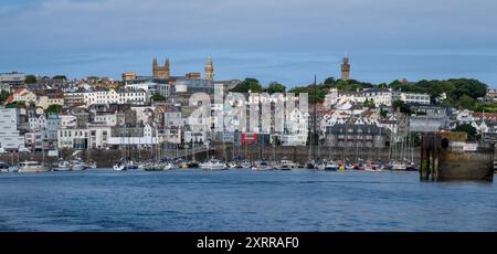 Vista panoramica del porto di San Pietro, Guernsey, Isole del Canale, Regno Unito Foto Stock