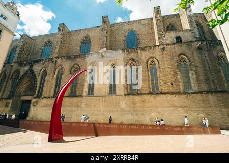 Barcellona, Spagna - 10 febbraio 2024 Memoriale per le persone morte durante l'assedio di Barcellona del 1713-1714. Placa del Fossar de les Moreres. Alta qualità Foto Stock