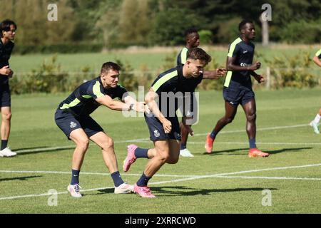 Lier, Belgio. 12 agosto 2024. I giocatori dell'Unione sono stati fotografati durante una sessione di allenamento della squadra di calcio belga Royale Union Saint-Gilloise, lunedì 12 agosto 2024 a Lier. La squadra si sta preparando per la partita di domani contro il cecoslovacco Slavia Praga, nella tappa di ritorno del terzo turno di qualificazione per la UEFA Champions League. Praga ha vinto la partita di andata 3-1. BELGA PHOTO BRUNO FAHY credito: Belga News Agency/Alamy Live News Foto Stock