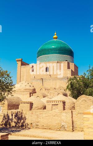 Complesso architettonico del mausoleo di Pakhlavan Mahmud. Khiva, Uzbekistan - 17 luglio 2024. Foto Stock