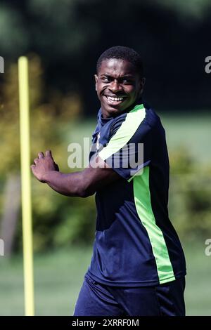 Lier, Belgio. 12 agosto 2024. Noah Sadiki dell'Union nella foto di lunedì 12 agosto 2024 a Lier, durante una sessione di allenamento della squadra di calcio belga Royale Union Saint-Gilloise. La squadra si sta preparando per la partita di domani contro il cecoslovacco Slavia Praga, nella tappa di ritorno del terzo turno di qualificazione per la UEFA Champions League. Praga ha vinto la partita di andata 3-1. BELGA PHOTO BRUNO FAHY credito: Belga News Agency/Alamy Live News Foto Stock