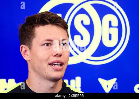 Lier, Belgio. 12 agosto 2024. Mathias Rasmussen dell'Unione, nella foto, durante una conferenza stampa della squadra di calcio belga Royale Union Saint-Gilloise, lunedì 12 agosto 2024 a Lier. La squadra si sta preparando per la partita di domani contro il cecoslovacco Slavia Praga, nella tappa di ritorno del terzo turno di qualificazione per la UEFA Champions League. Praga ha vinto la partita di andata 3-1. BELGA PHOTO BRUNO FAHY credito: Belga News Agency/Alamy Live News Foto Stock