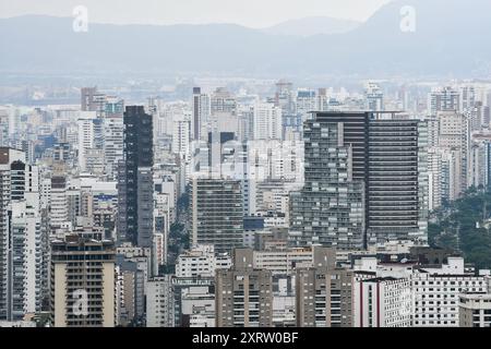 Vista aerea degli edifici della città di Santos, città costiera dello stato di San Paolo, Brasile. Foto Stock