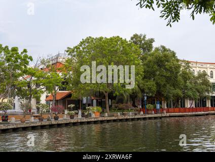 Il lungofiume con case storiche, lo stato di Malacca, Malacca, Malesia Foto Stock