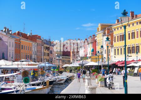 Porto di Rovigno e città vecchia, Croazia Foto Stock