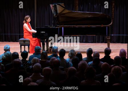 La celebre pianista canadese Angela Hewitt suona pezzi di JS Bach e Beethoven nella sala concerti St George di Bristol, nel Regno Unito, come parte della loro serie di concerti ed eventi musicali BEETHOVEN 250 Celebration. Foto Stock