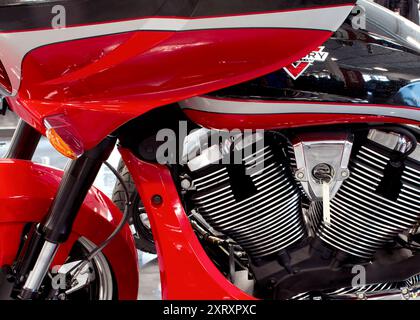 Carenatura rossa moto Victory V-Twin. Foto Stock