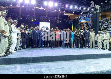 Il presidente della transizione, Brice Clotaire Oligui Nguema durante l'apertura del dialogo Nazionale inclusivo al Palais des Sports di Libreville, 2 aprile 2024. Foto Stock