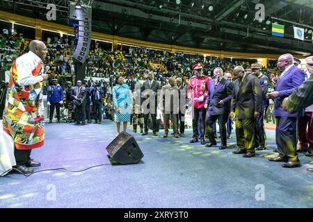 Il presidente della transizione, Brice Clotaire Oligui Nguema durante l'apertura del dialogo Nazionale inclusivo al Palais des Sports di Libreville, 2 aprile 2024. Foto Stock