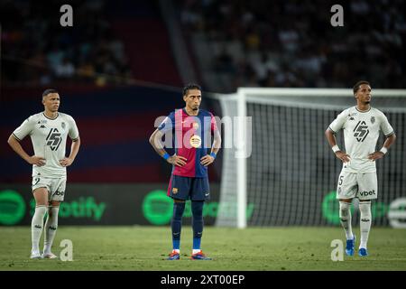 Raphinha (FC Barcelona) guarda durante un Joan Gamper Trophy all'Estadi Olimpic Lluis Companys di Barcellona, Spagna, il 12 agosto 2024. Foto di Felipe Mondino Foto Stock