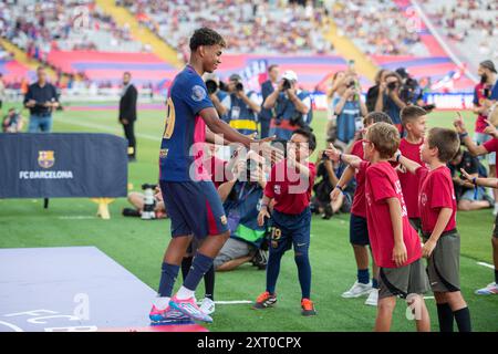 FC BARCELONA V AS MONACO. STADIO OLIMPICO MONTJUIC, BARCELLONA. Agosto 12,2024 FC BARCELONA vs AS MONACO agosto 12,2024 Lamine Yamal 19 di FC Barcelona prima della partita tra FC Barcelona e AS Monaco corrispondente al Trofeo Joan Gamper allo Stadio Olimpico di Montjuic a Barcellona, Spagna. Barcelona ESP Copyright: XS.xRosx Foto Stock