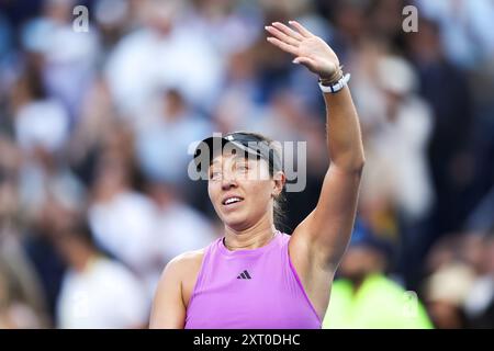 Toronto, Canada. 12 agosto 2024. Jessica Pegula degli Stati Uniti festeggia dopo aver sconfitto Amanda Anisimova degli Stati Uniti nella finale dei singoli femminili nell'ultimo giorno del National Bank Open a Toronto, Canada, lunedì 12 agosto 2024. (Foto di Michael Chisholm/Sipa USA) credito: SIPA USA/Alamy Live News Foto Stock