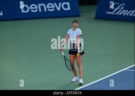 Toronto, Canada. 12 agosto 2024. La tennista americana Amanda Anisimova partecipa alla finale del WTA 1000 del Toronto National Bank Open. Credito: EXImages/Alamy Live News Foto Stock