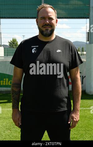 Friburgo, Germania. 8 agosto 2024. Friburgo, Germania - 08 agosto 2024: Sessione Mediaday/foto con 1. Bundesliga SC Freiburg Profis, Fisioterapista Florian Mack (foto di mediensegel/Sipa USA) crediti: SIPA USA/Alamy Live News Foto Stock