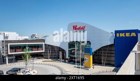 Vienna, Austria - 8 agosto 2024 : Westfield Shopping City Süd , SCS, centro commerciale situato a Vösendorf e Wiener Neudorf, a sud di Vienna, Austri Foto Stock