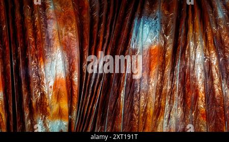 Condotto d'aria flessibile per la ventilazione da spazi ristretti nella costruzione di grandi serbatoi per lo stoccaggio di sostanze chimiche. Foto Stock