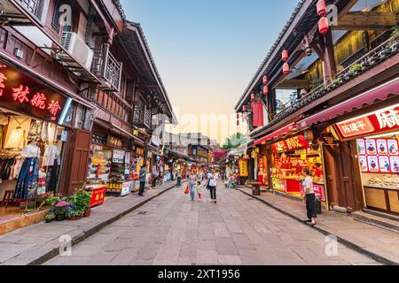 Chonqing, Cina - 7 maggio 2024: Antica città di Ciqikou, una famosa attrazione turistica di Chonqing. Foto Stock