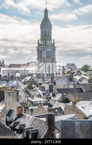 Il campanile della Basilique Saint-Gervais d'Avranches ad Avranches, dipartimento della Manche, Normandia, Francia Foto Stock