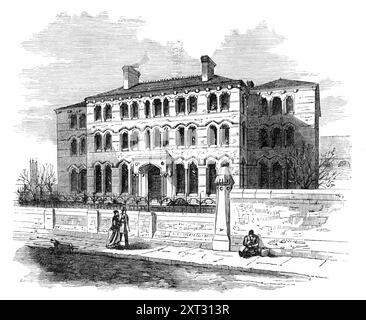 Female Training College, Cheltenham, 1870. Il nuovo edificio del Female Training College di Cheltenham occupa il sito precedentemente conosciuto come Old Farm. E' di mattoni, con bande di Broseley nero, e con bendaggi in pietra di Bath alle porte e alle finestre, con un aspetto sostanziale e allegro. Il portico ha alberi di granito rosso lucido e capitelli intagliati. In questo edificio gli alloggi sono arredati per sessantaquattro studenti, con uno staff residente di professori. I dormitori sono divisi in cubicoli. Gli studi, le aule scolastiche e la sala da pranzo sono alti, ben illuminati e ventilati Foto Stock