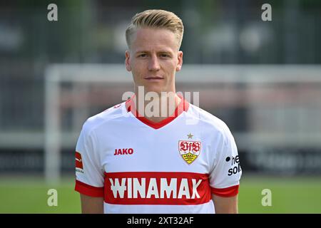 Chris Fuehrich VfB Stoccarda (27) LE NORMATIVE DFL DI VFB STUTTGART FOTOTERMIN 13.08.2024 VIETANO QUALSIASI USO DI FOTOGRAFIE COME SEQUENZE DI IMMAGINI E/O QUASI-VIDEO Foto Stock