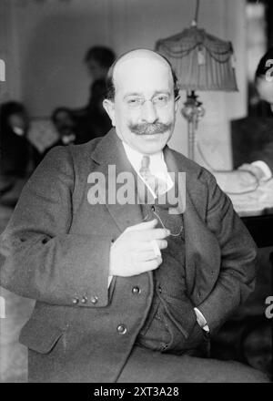 Fernando Periquet, tra c1910 e c1915. Mostra il librettista spagnolo Fernando Periquet (1873-1940) che ha scritto l'opera "Goyescas" con il compositore e pianista spagnolo Enrique Granados Campina. Foto Stock